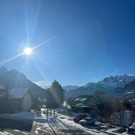 With Balcony And Mountain Views * Briancon (Hautes-Alpes)