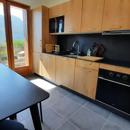 With Balcony And Mountain Views * Briancon (Hautes-Alpes)